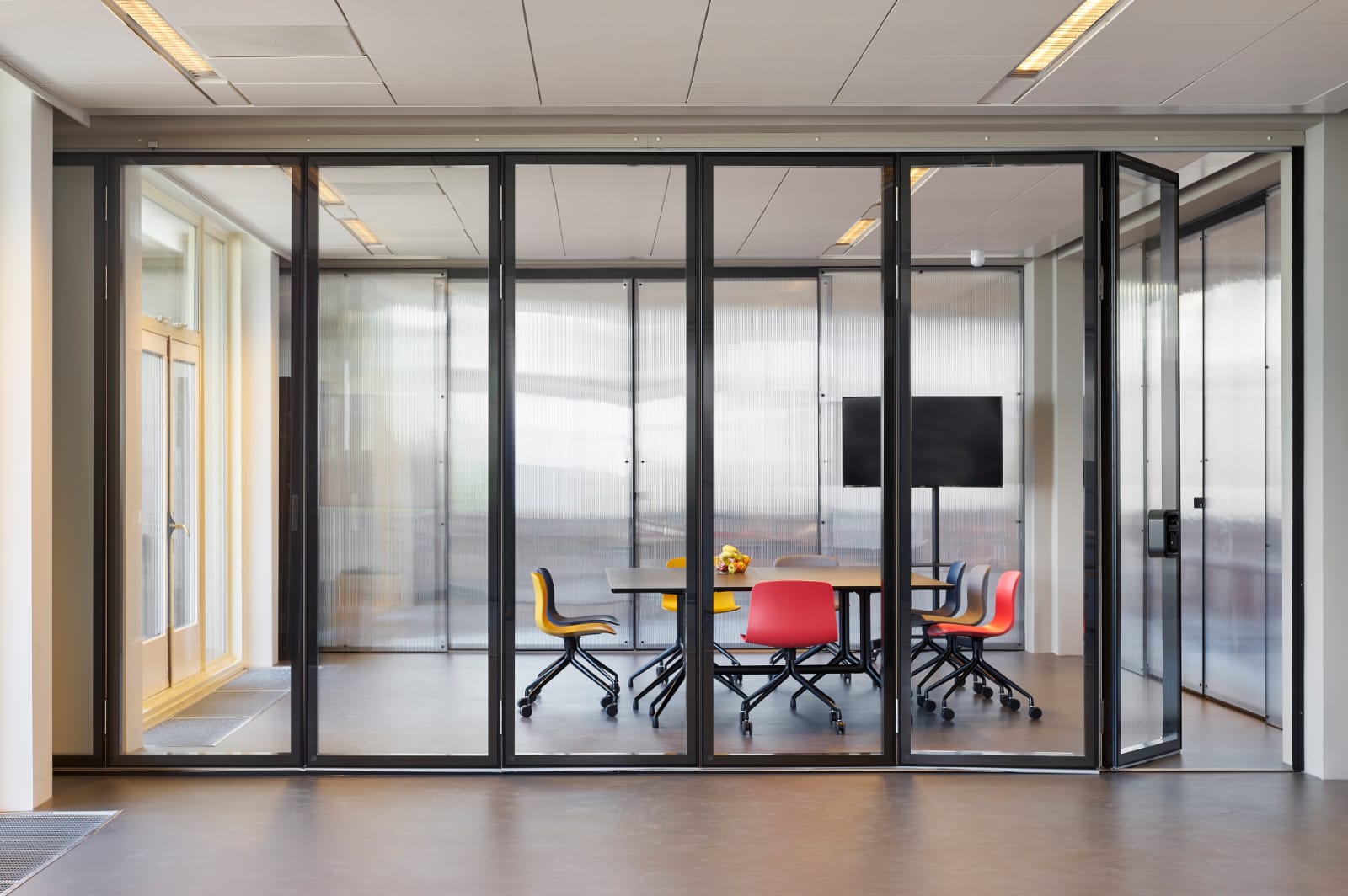 פנלים זכוכית באקוסטיקה בינונית - תמונה 4