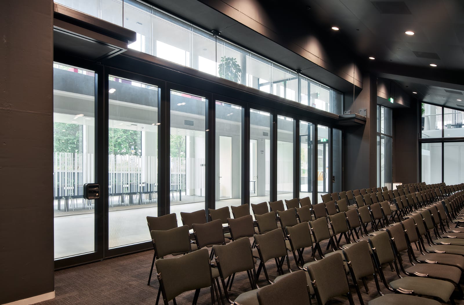 פנלים זכוכית באקוסטיקה גבוה - תמונה 1