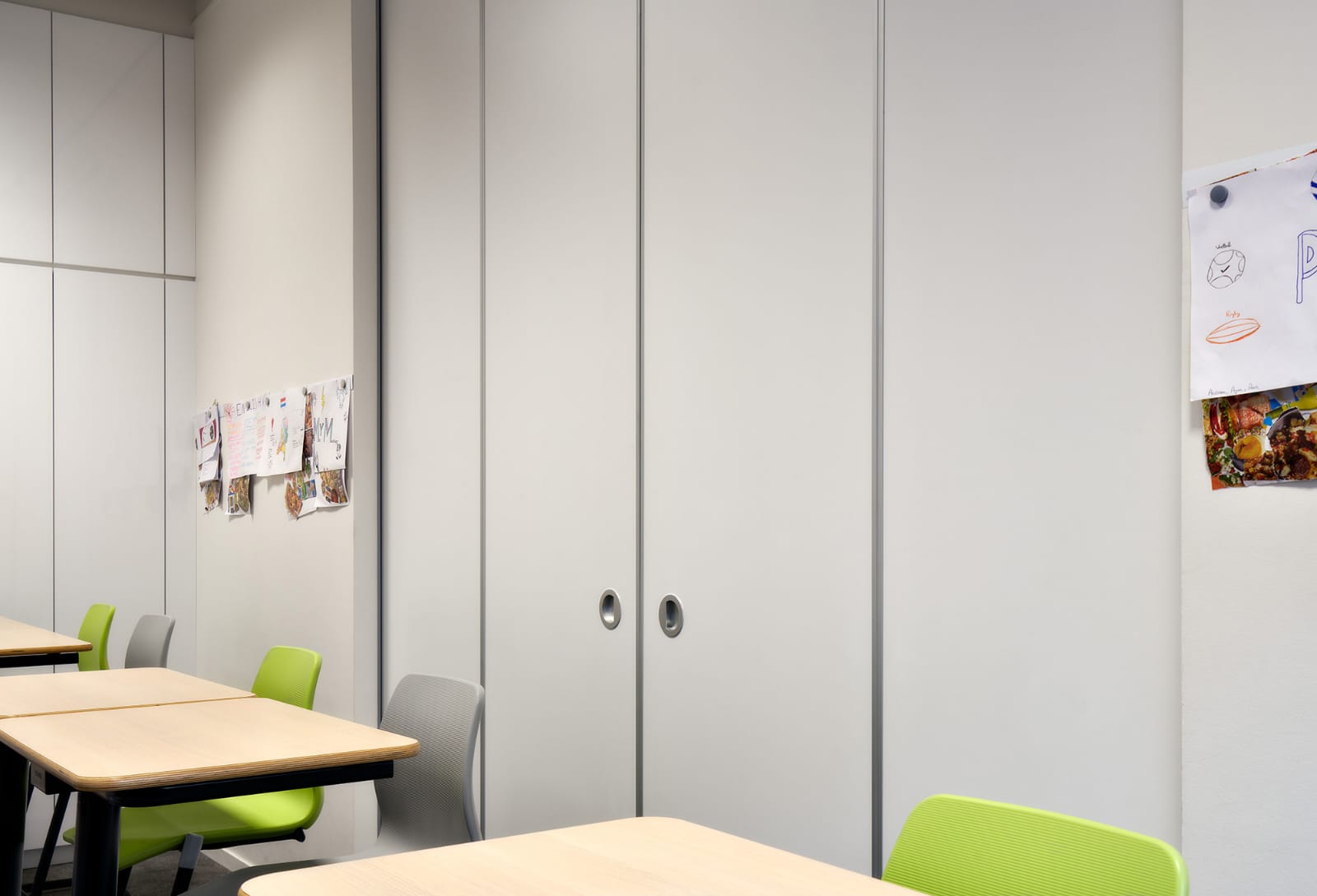 דלתות הזזה אקוסטיות - תמונה 1