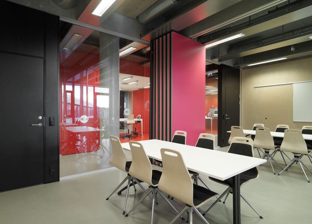 קיר אש - תמונה 8