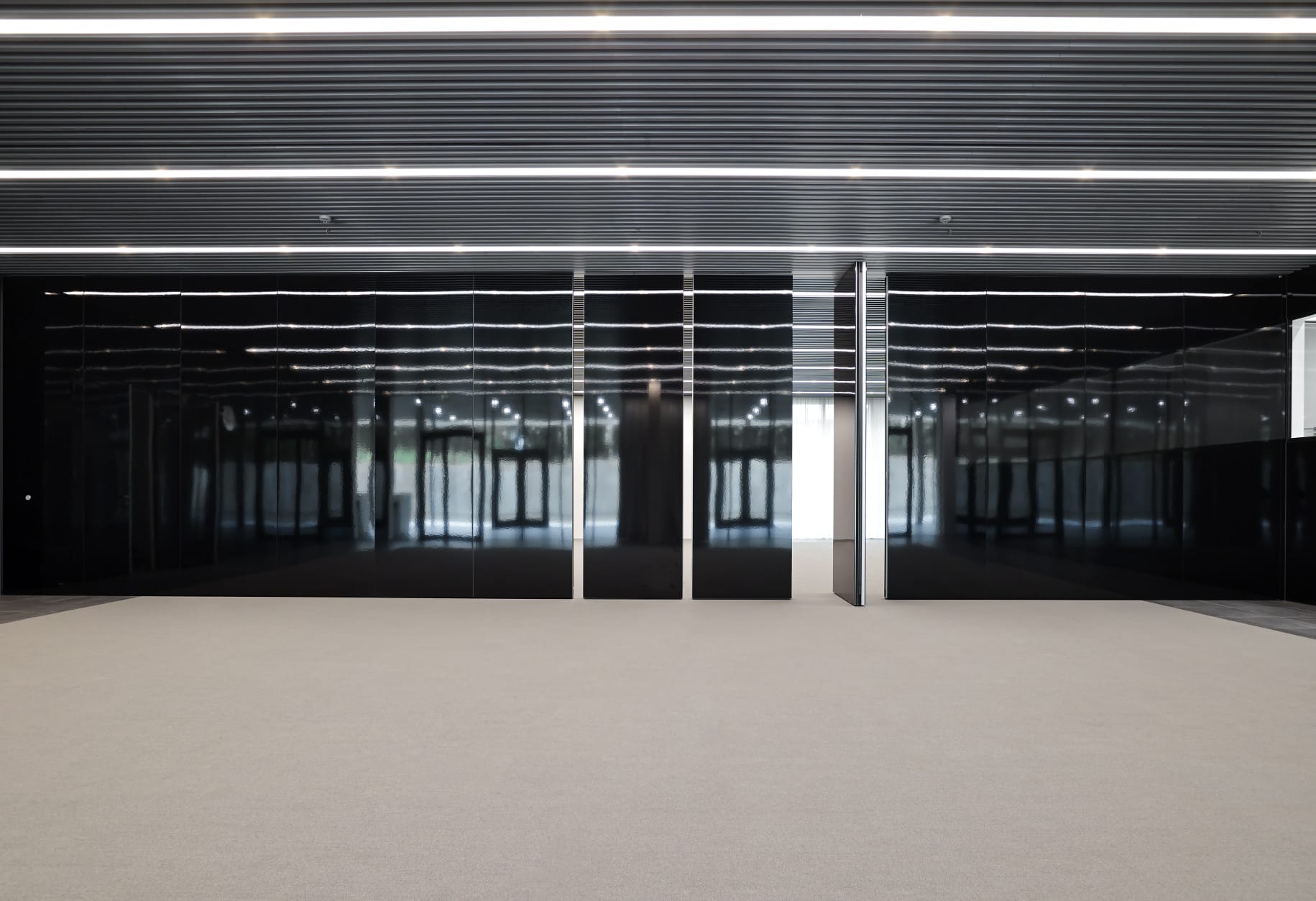 קיר אש - תמונה 18